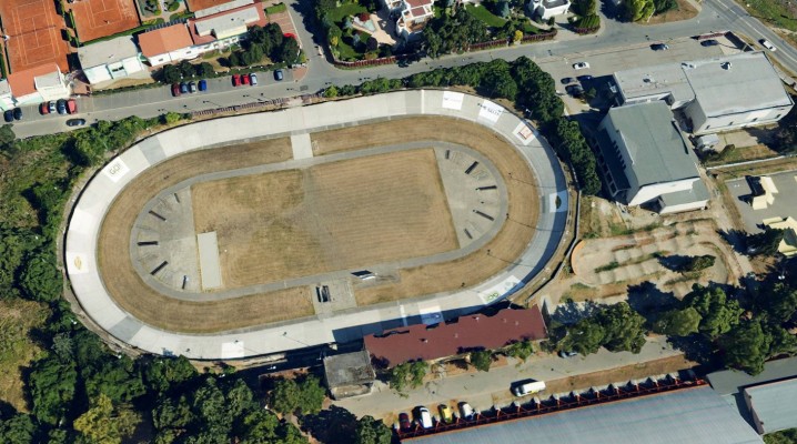 Velodrom - oprava chodníku uvnitř oválu